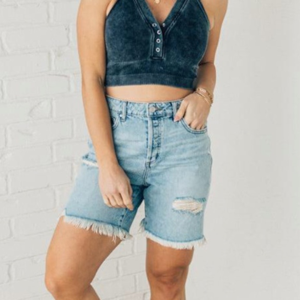 Posey Boyfriend Distressed Denim Short